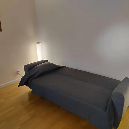 Apartment 300m From Metro Matinkylae